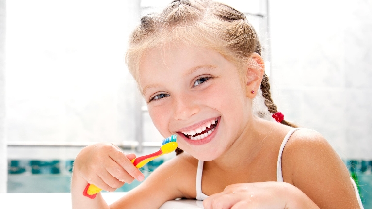 پر کردن دندان کودکان