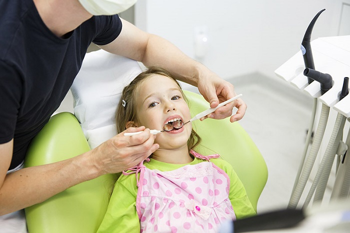 جرم دندان چه تاثیری بر دندان ها و لثه در کودکان دارد