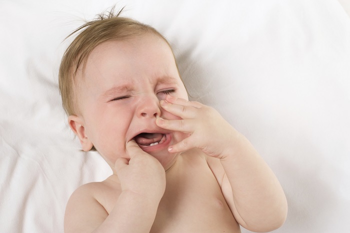 آیا دندان در آوردن باعث ایجاد تب در کودکان میشود