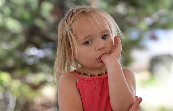 Harmful oral habits in children 3